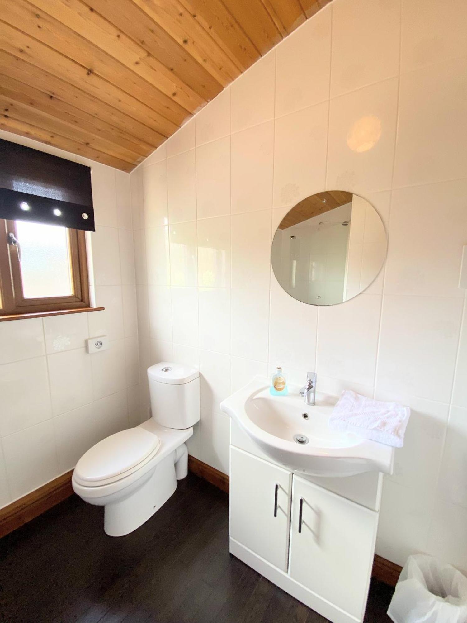 Torridon 12 With Private Hot Tub - Fife - Loch Leven - Lomond Hills Villa Kelty Exteriör bild