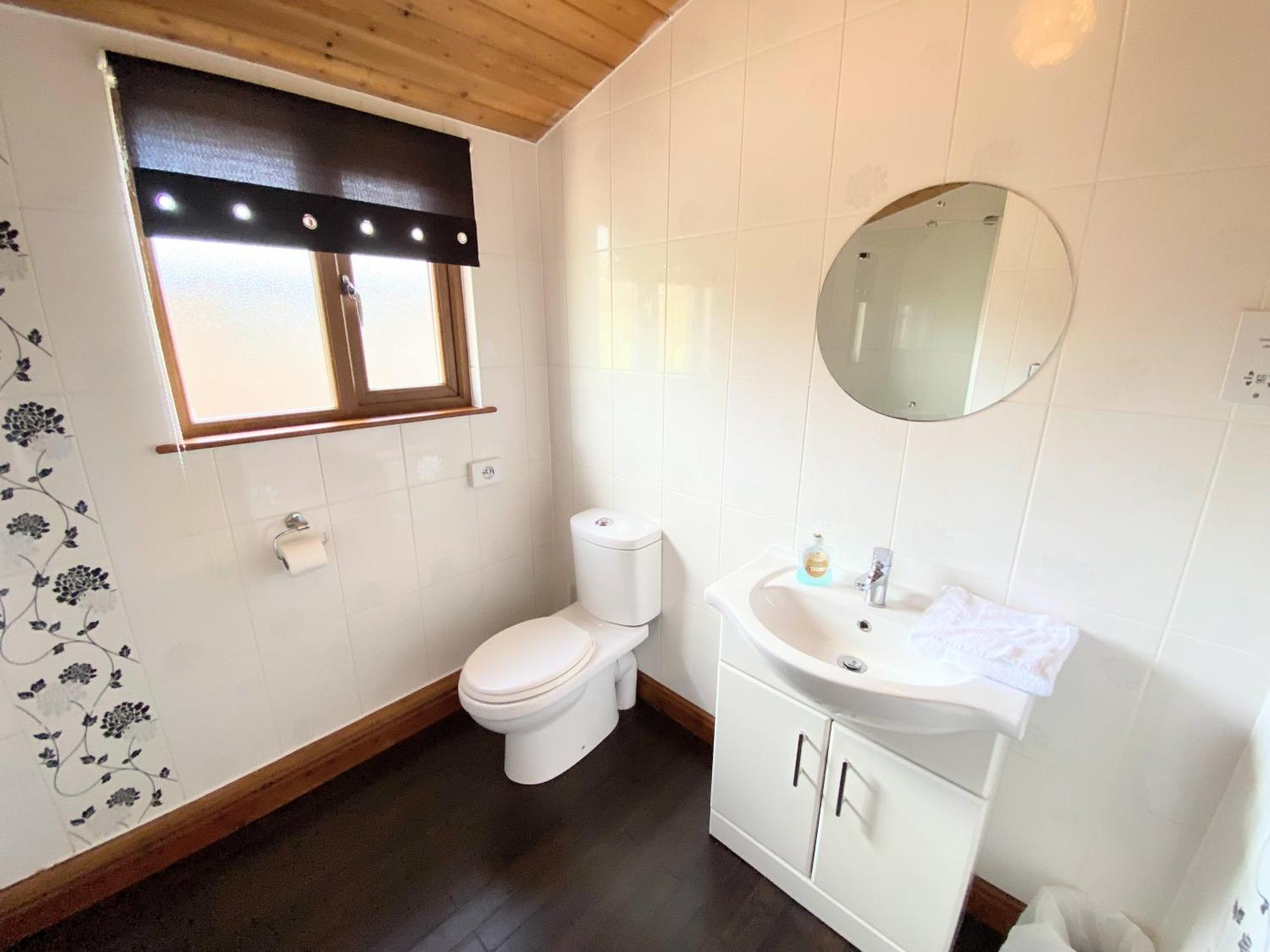 Torridon 12 With Private Hot Tub - Fife - Loch Leven - Lomond Hills Villa Kelty Exteriör bild