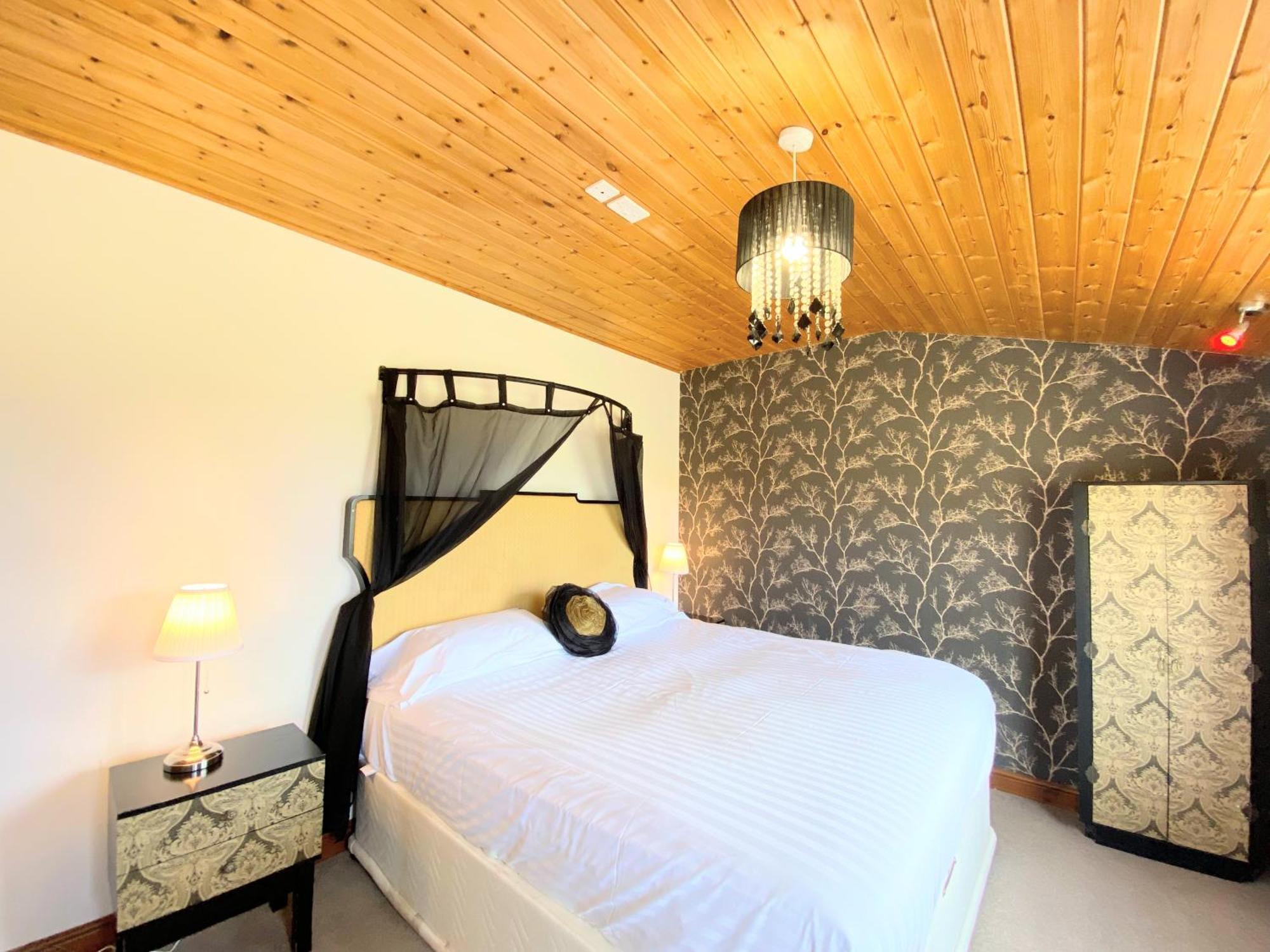 Torridon 12 With Private Hot Tub - Fife - Loch Leven - Lomond Hills Villa Kelty Exteriör bild