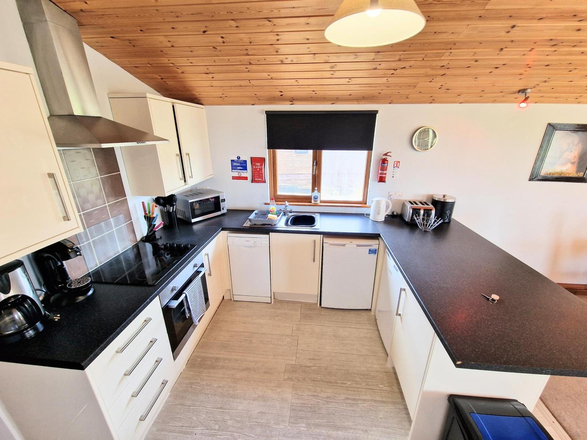 Torridon 12 With Private Hot Tub - Fife - Loch Leven - Lomond Hills Villa Kelty Exteriör bild