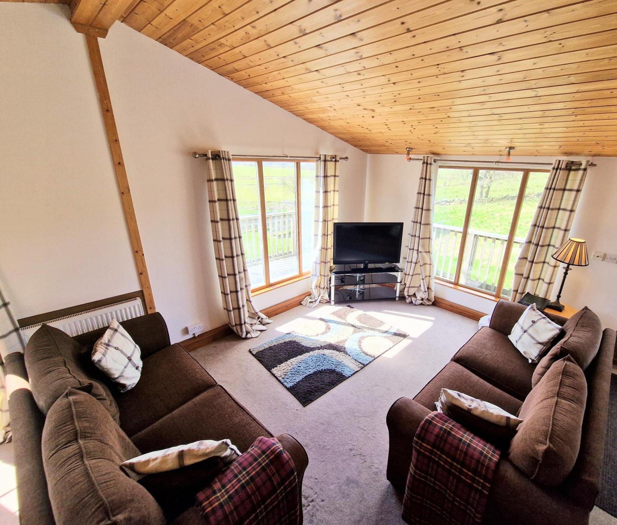 Torridon 12 With Private Hot Tub - Fife - Loch Leven - Lomond Hills Villa Kelty Exteriör bild
